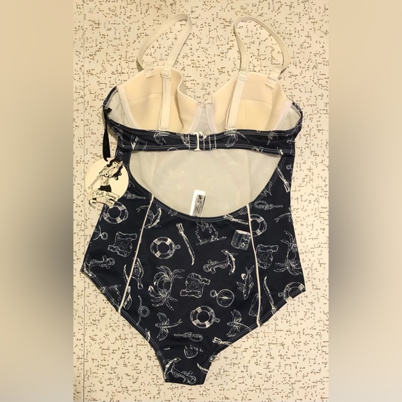 Hell Bunny Vintage Inspired bathing suit - Picture 6 of 12